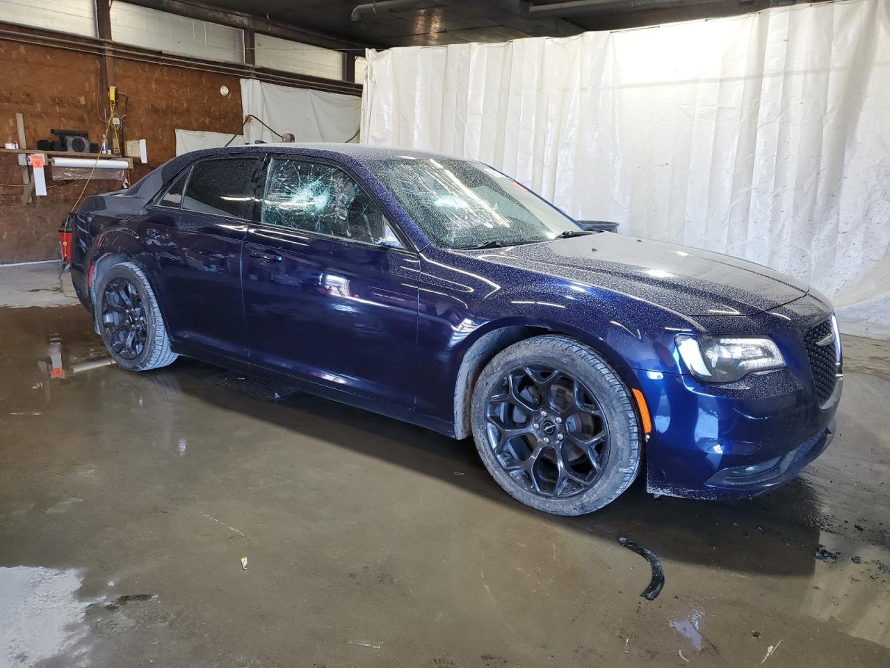 2016 Chrysler 300 - Image 4