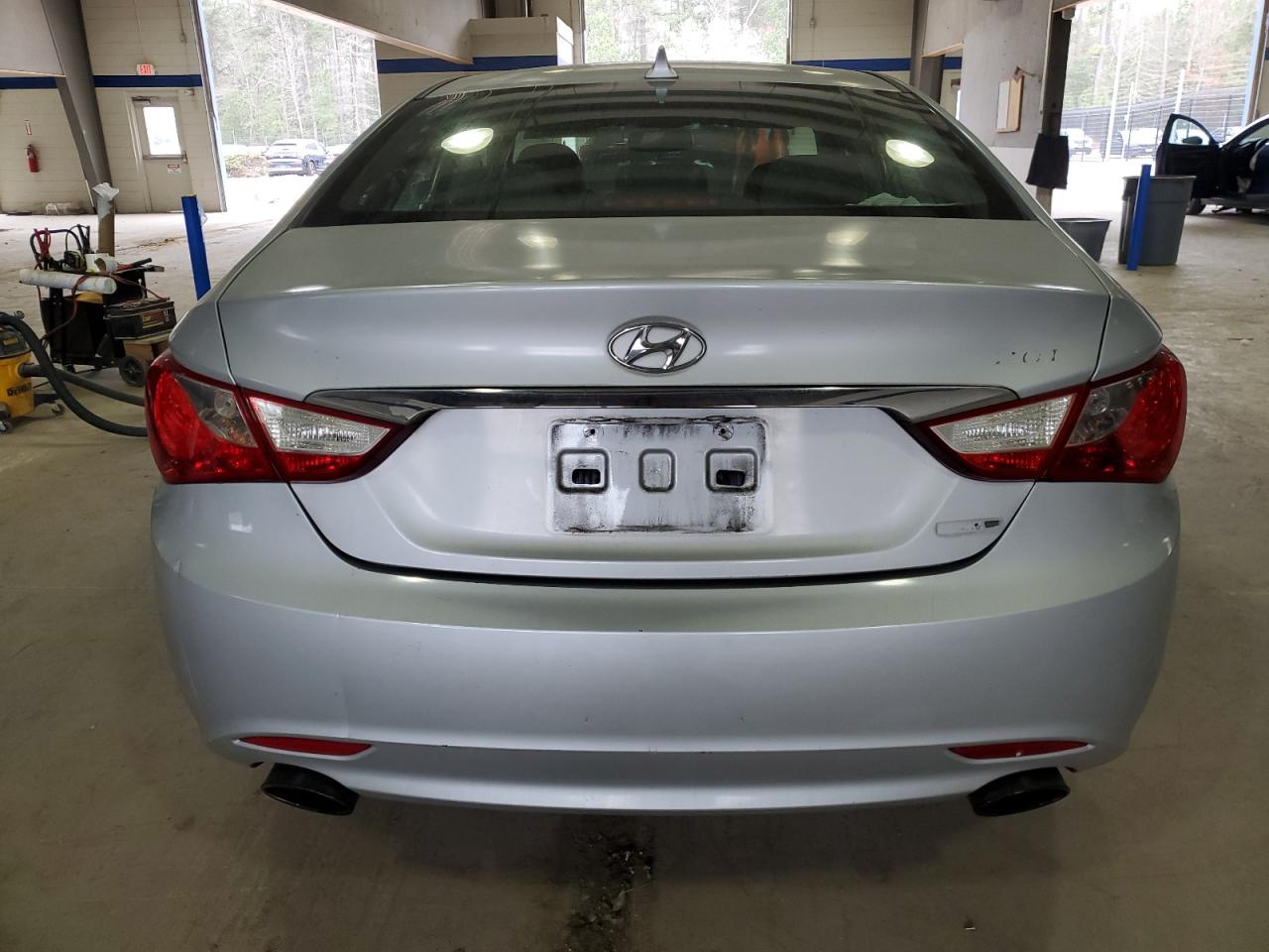 2011 Hyundai Sonata - Image 6