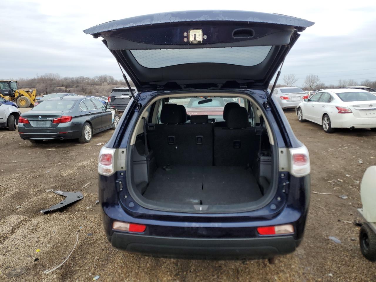 2014 Mitsubishi Outlander - Image 6