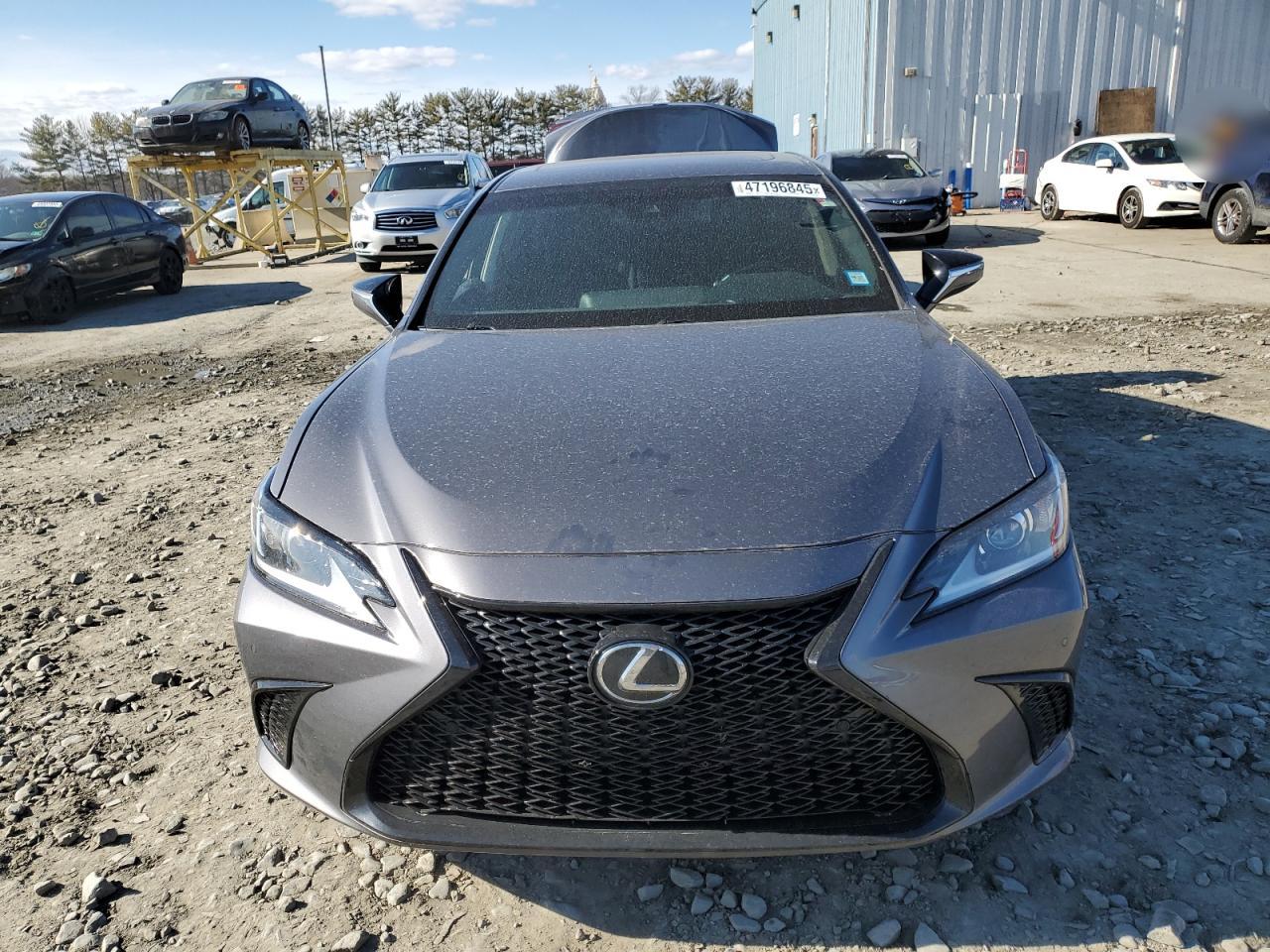 2021 Lexus ES - Image 5