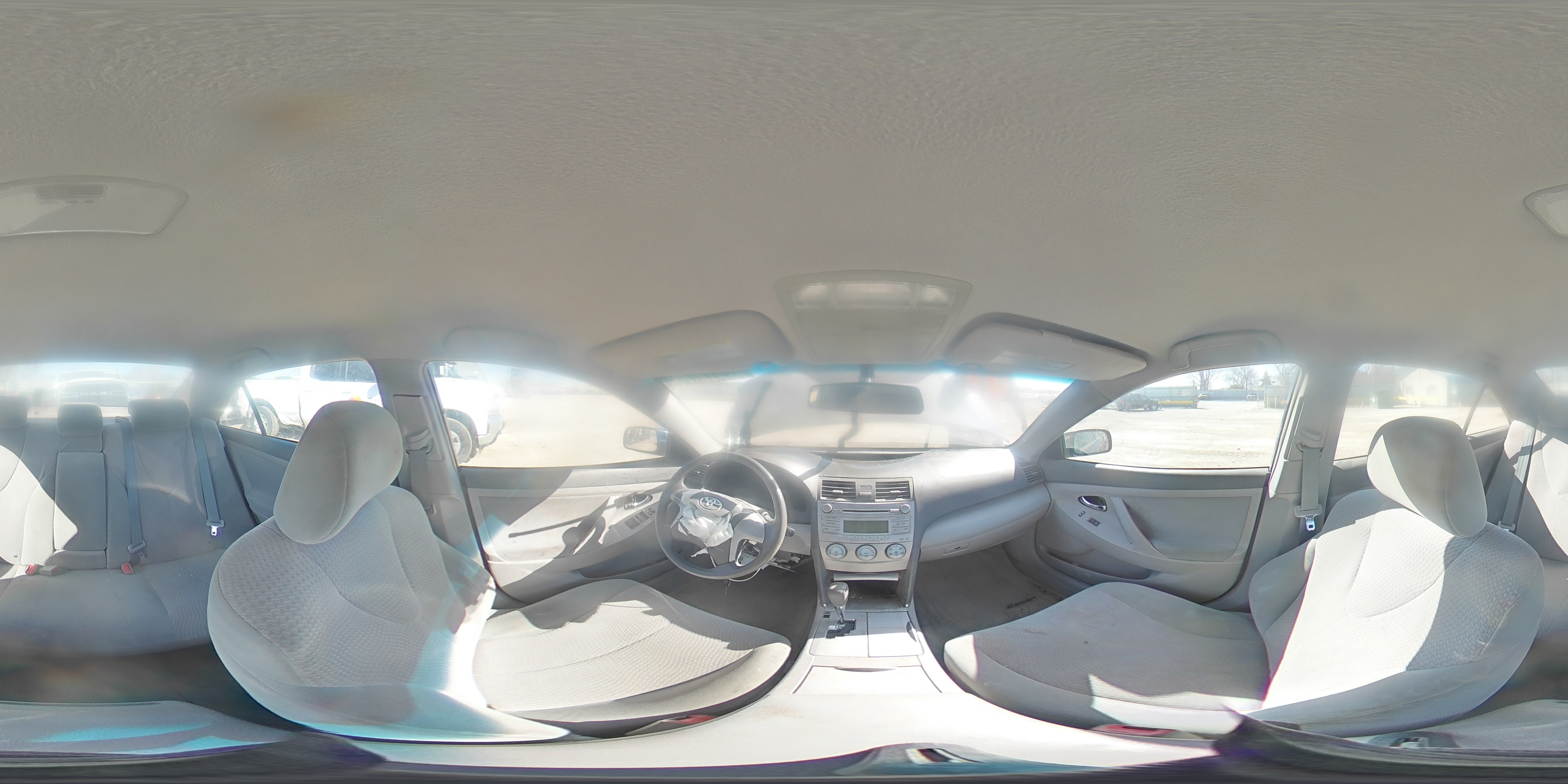 2010 Toyota Camry - Image 12