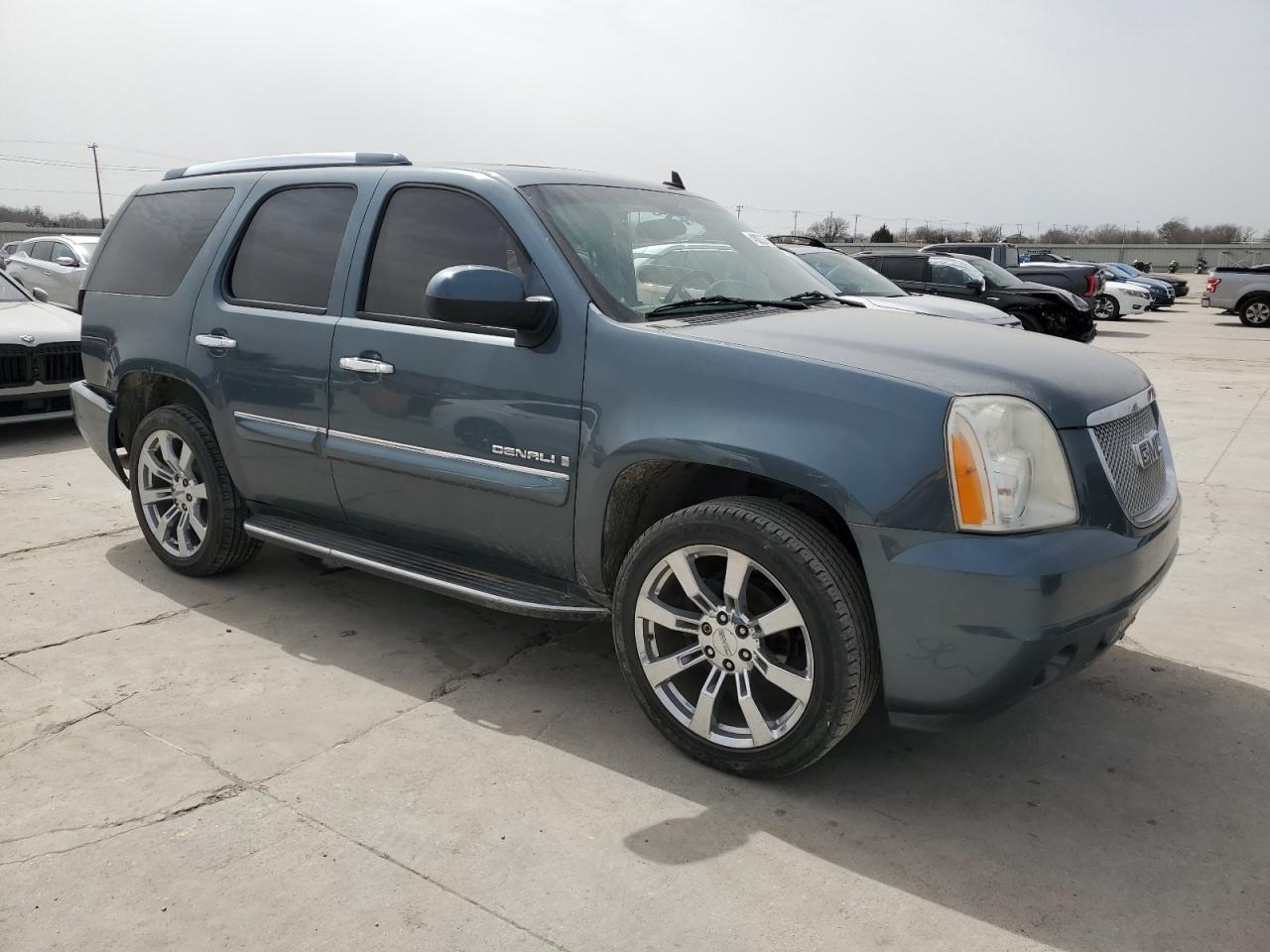 2008 GMC Yukon - Image 4