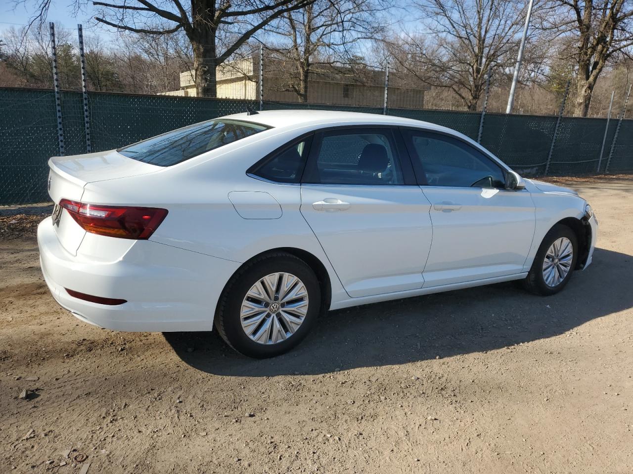 2019 Volkswagen Jetta - Image 3