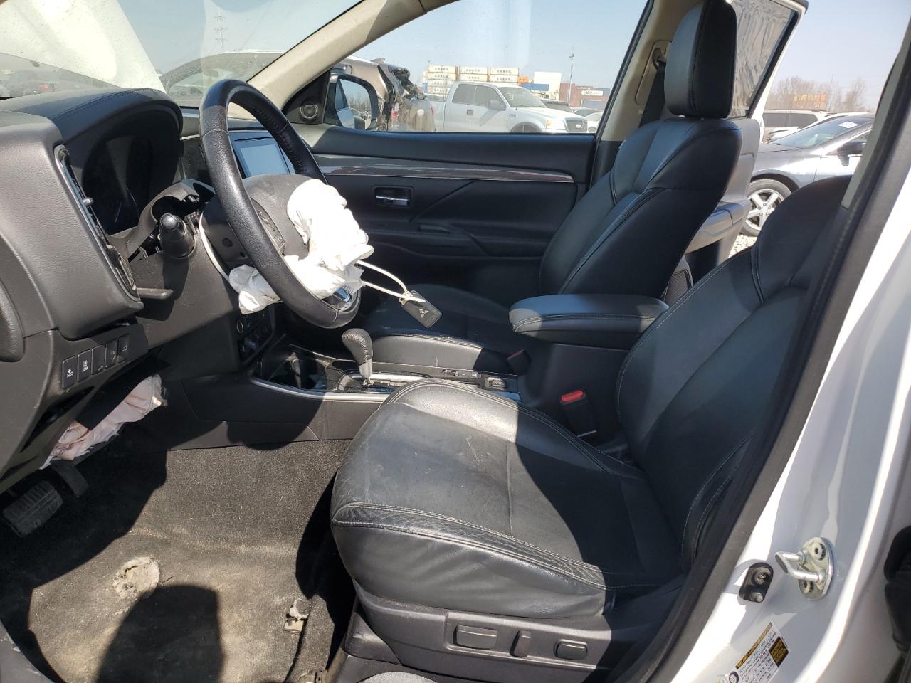 2020 Mitsubishi Outlander - Image 7