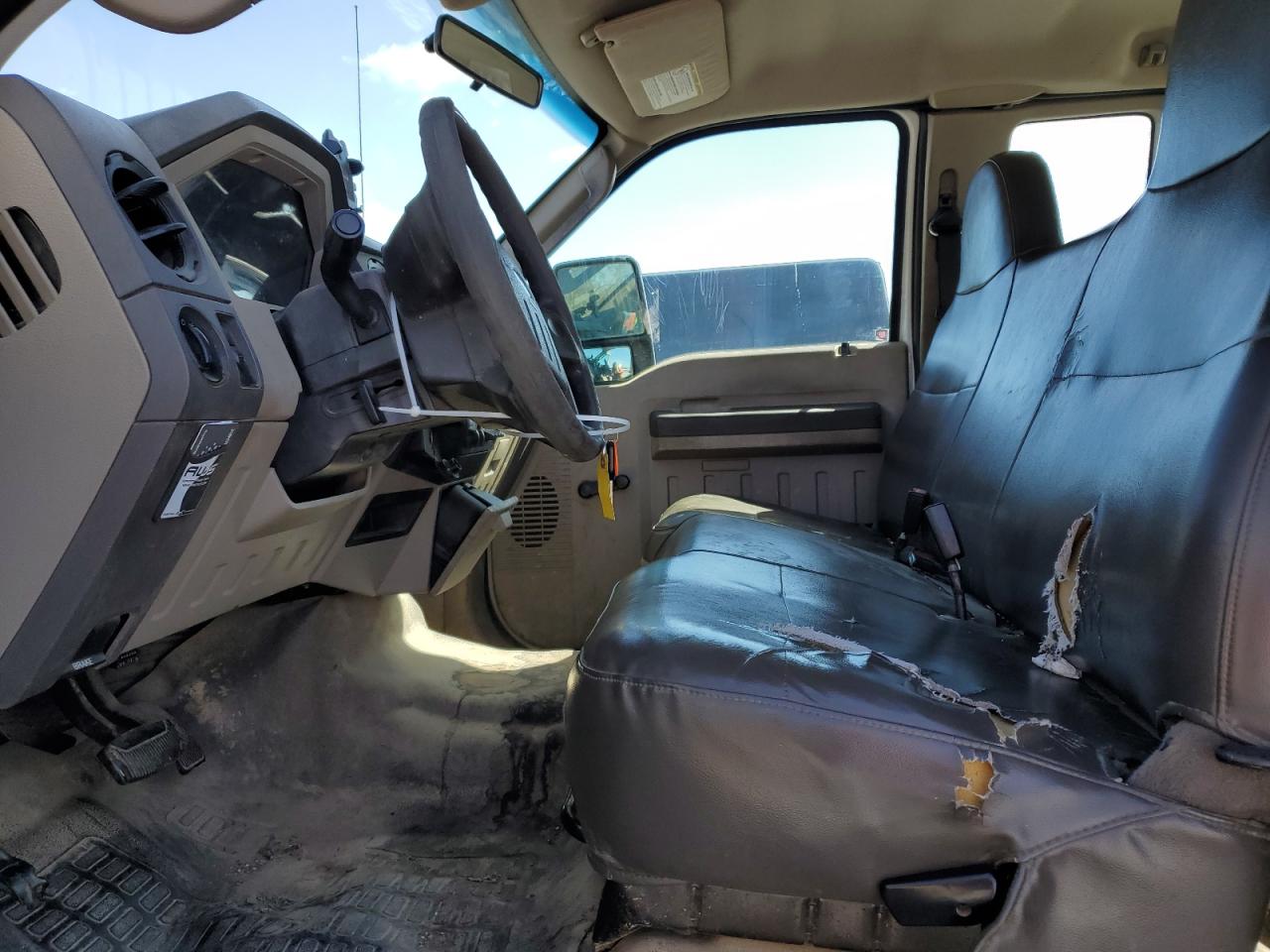 2009 Ford F250 - Image 7
