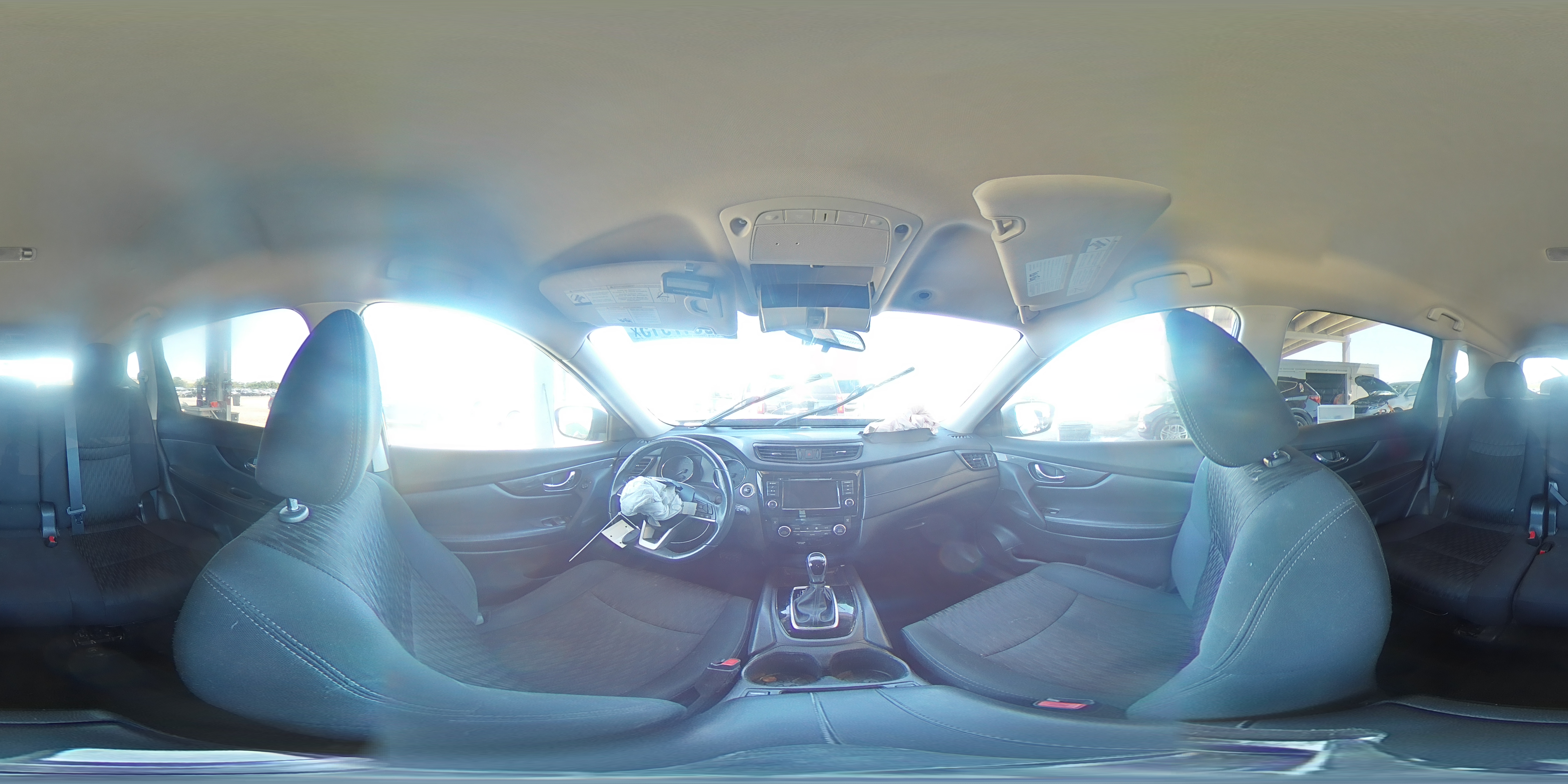 2018 Nissan Rogue - Image 15