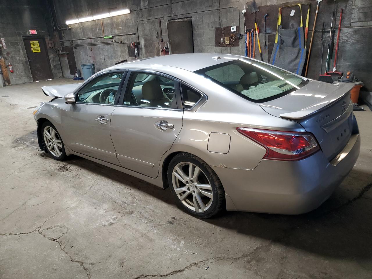2013 Nissan Altima - Image 2