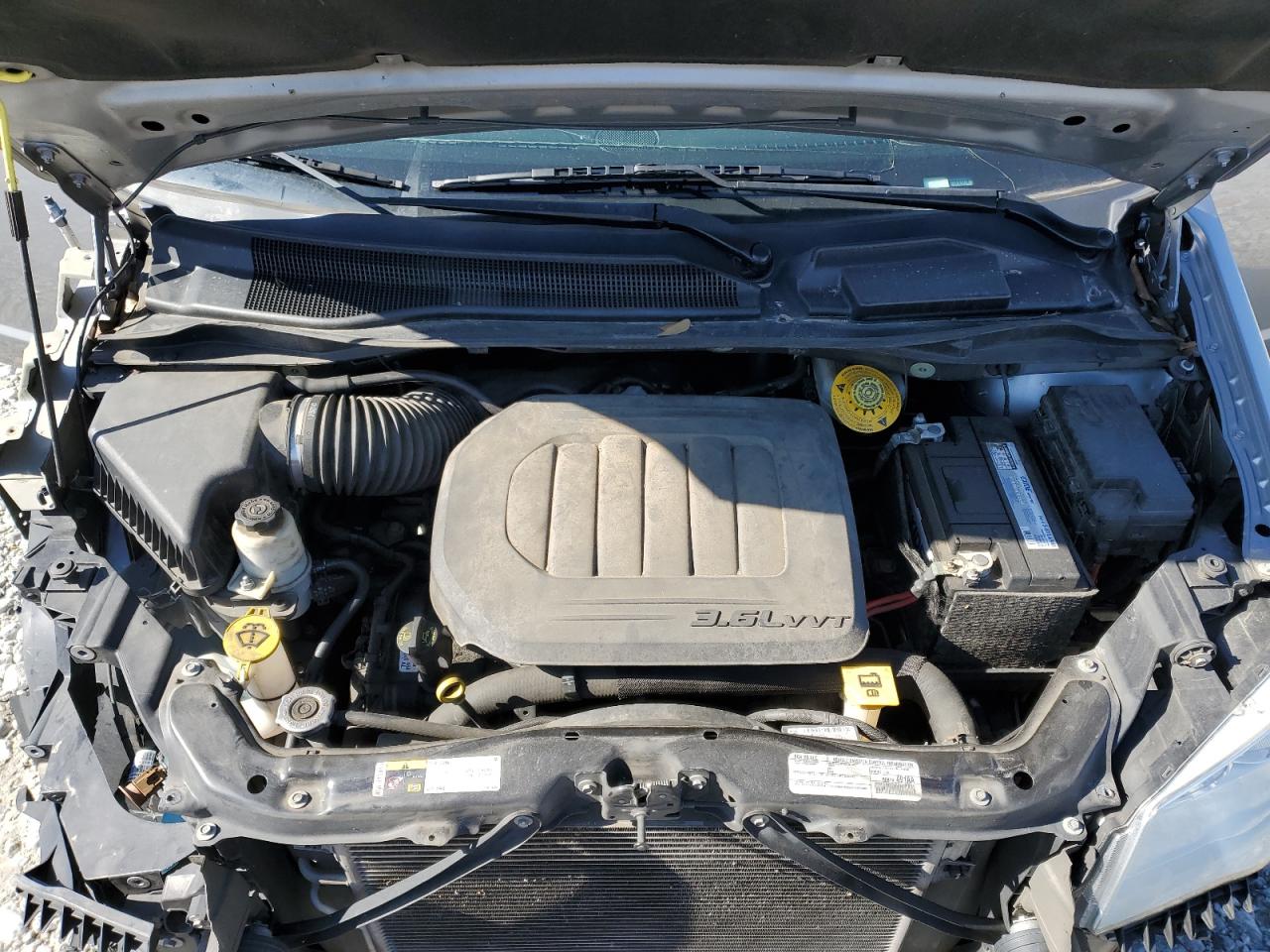 2020 Dodge Caravan - Image 12
