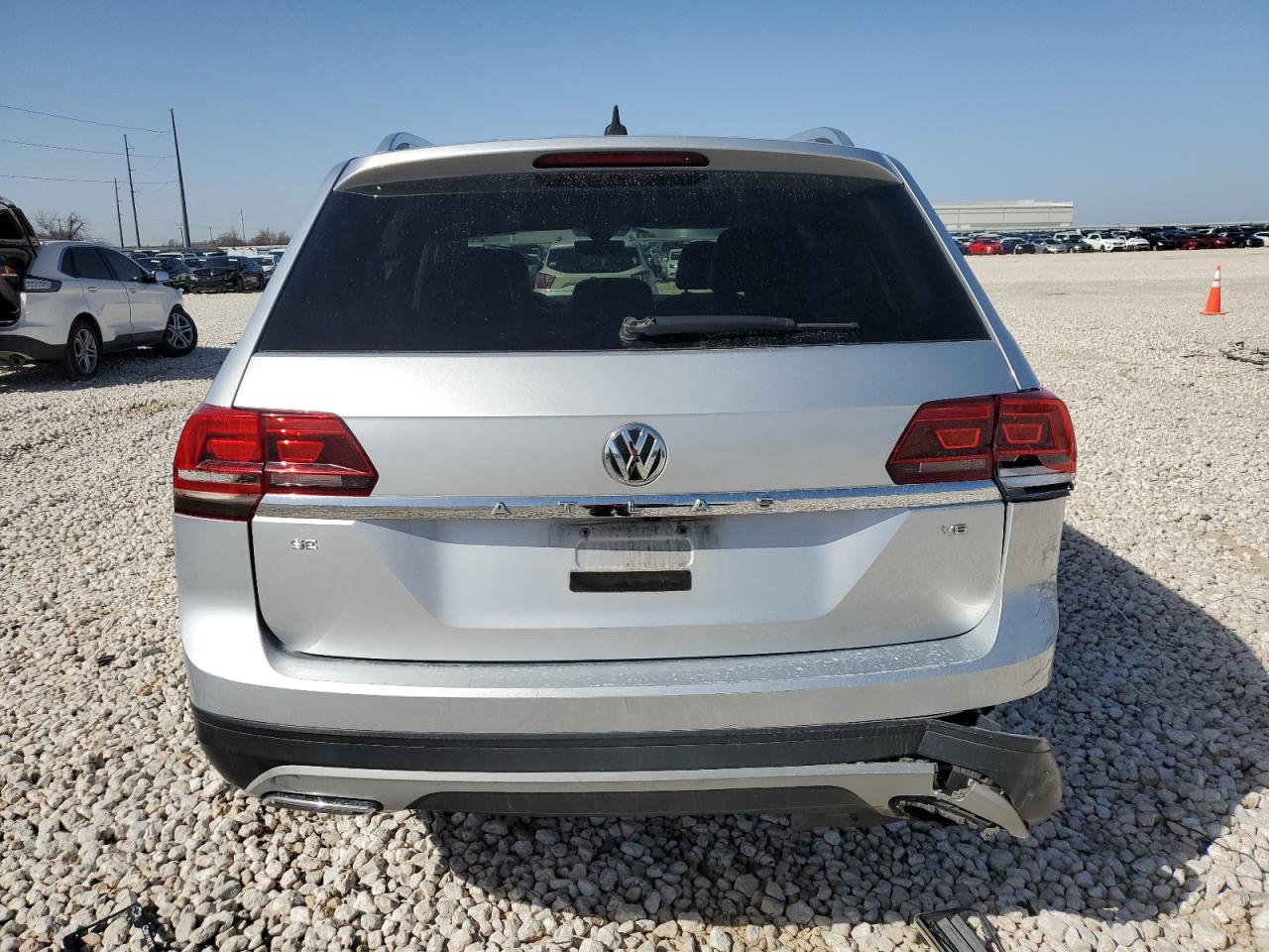 2018 Volkswagen Atlas Se VIN: 1V2DR2CA1JC549468 Lot: 47645205