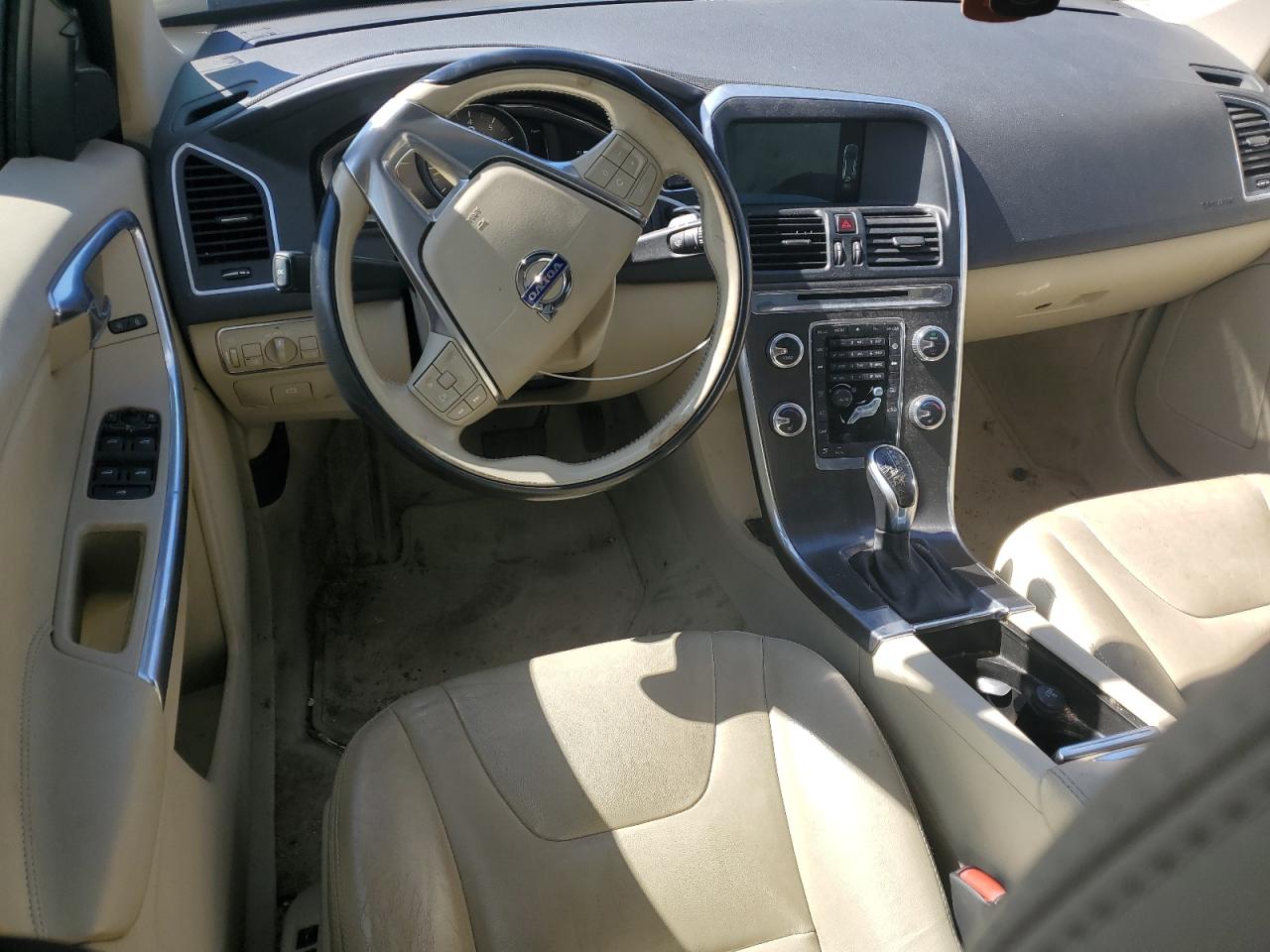 2015 Volvo XC60 - Image 8