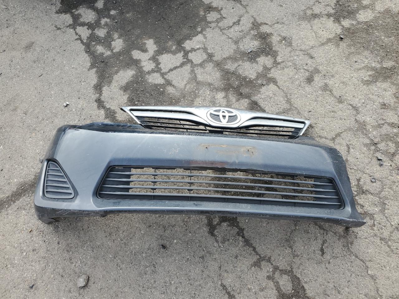 2012 Toyota Camry - Image 12