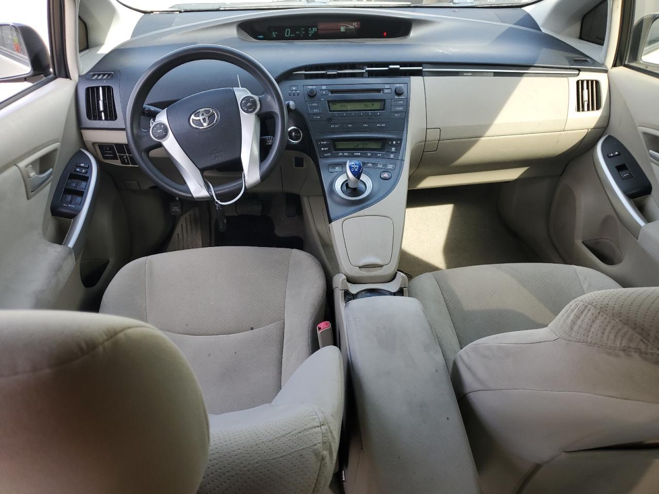 2011 Toyota Prius - Image 8