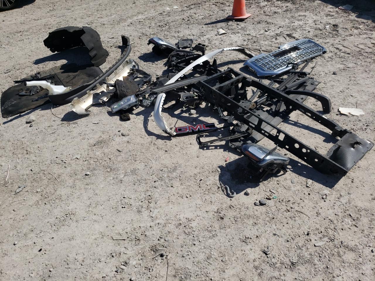 2018 GMC Sierra - Image 14