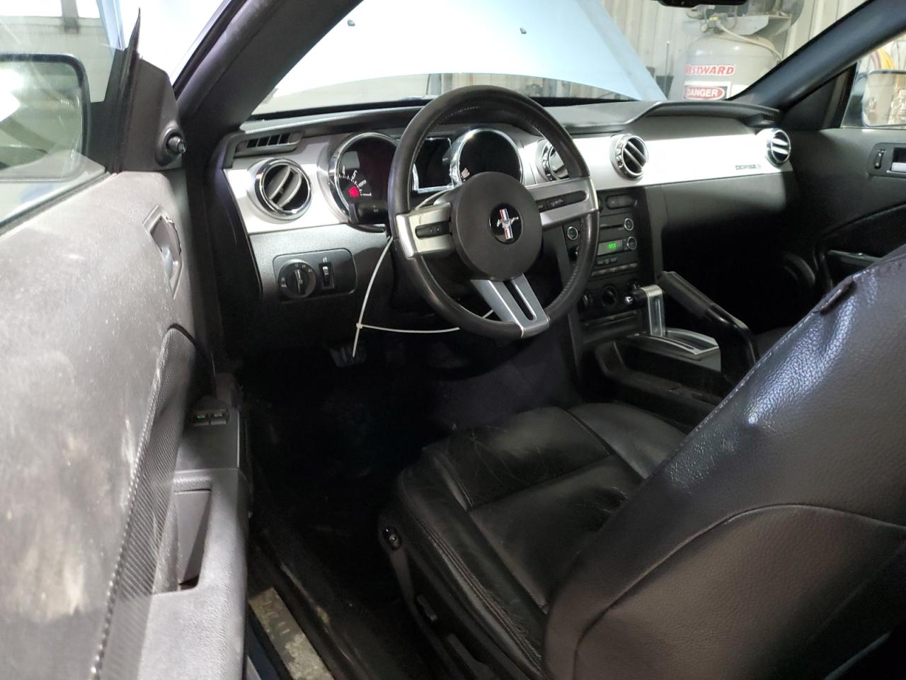 2008 Ford Mustang - Image 8