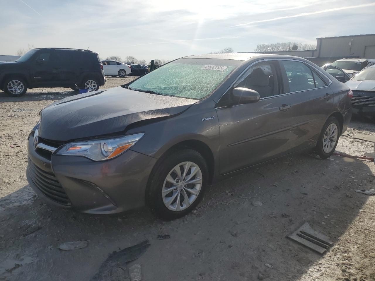 2017 Toyota Camry Hybrid for Sale in Wayland, MI - Front End
