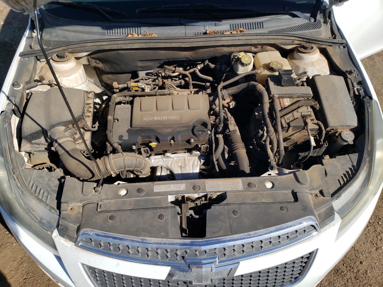 2014 Chevrolet Cruze - Image 13
