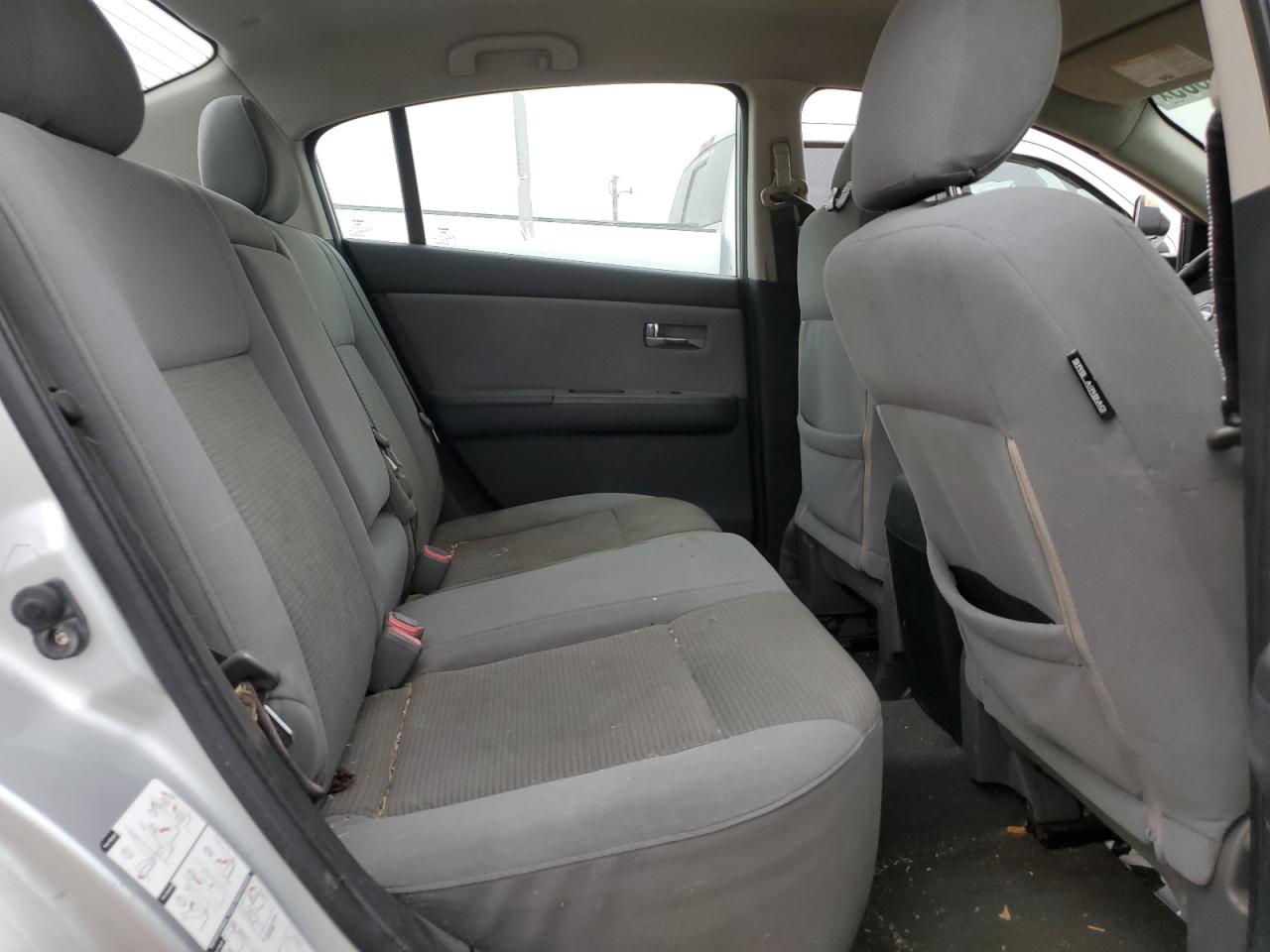 2010 Nissan Sentra - Image 10