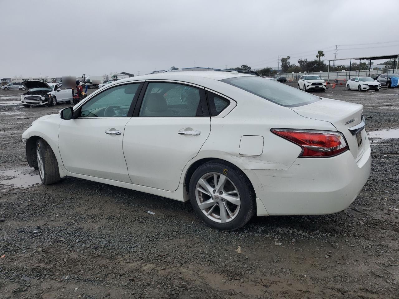 2014 Nissan Altima - Image 2