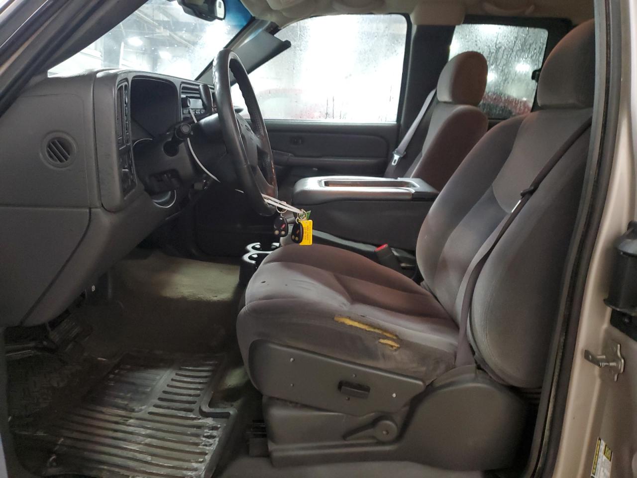 2004 GMC Sierra - Image 7