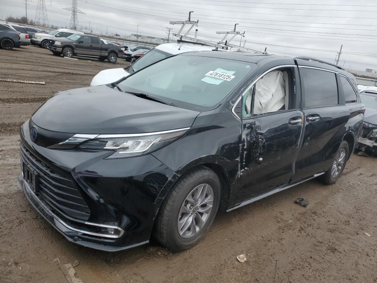 2023 Toyota Sienna Xle for Sale in Elgin, IL - All Over