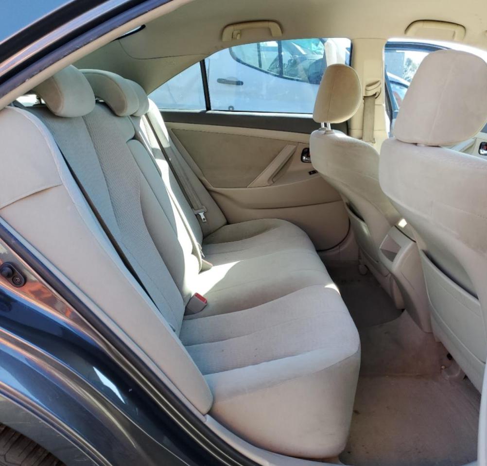 2010 Toyota Camry - Image 10
