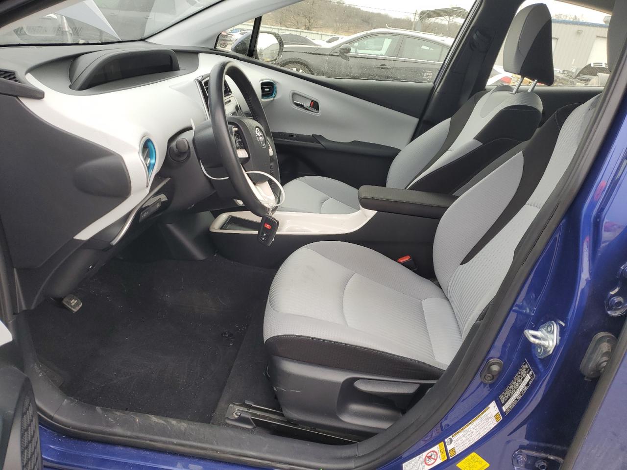 2016 Toyota Prius - Image 7