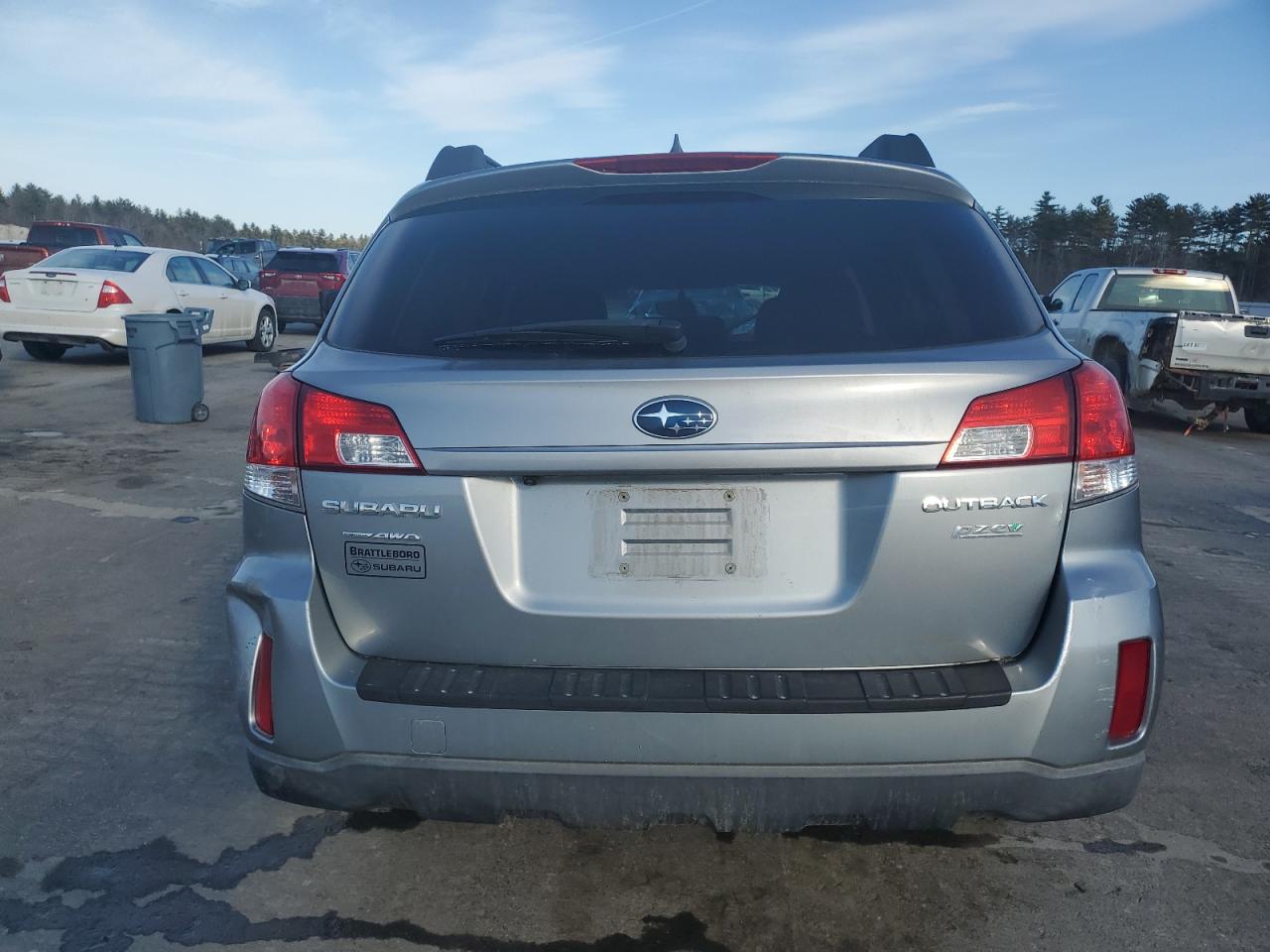 2011 Subaru Outback - Image 6