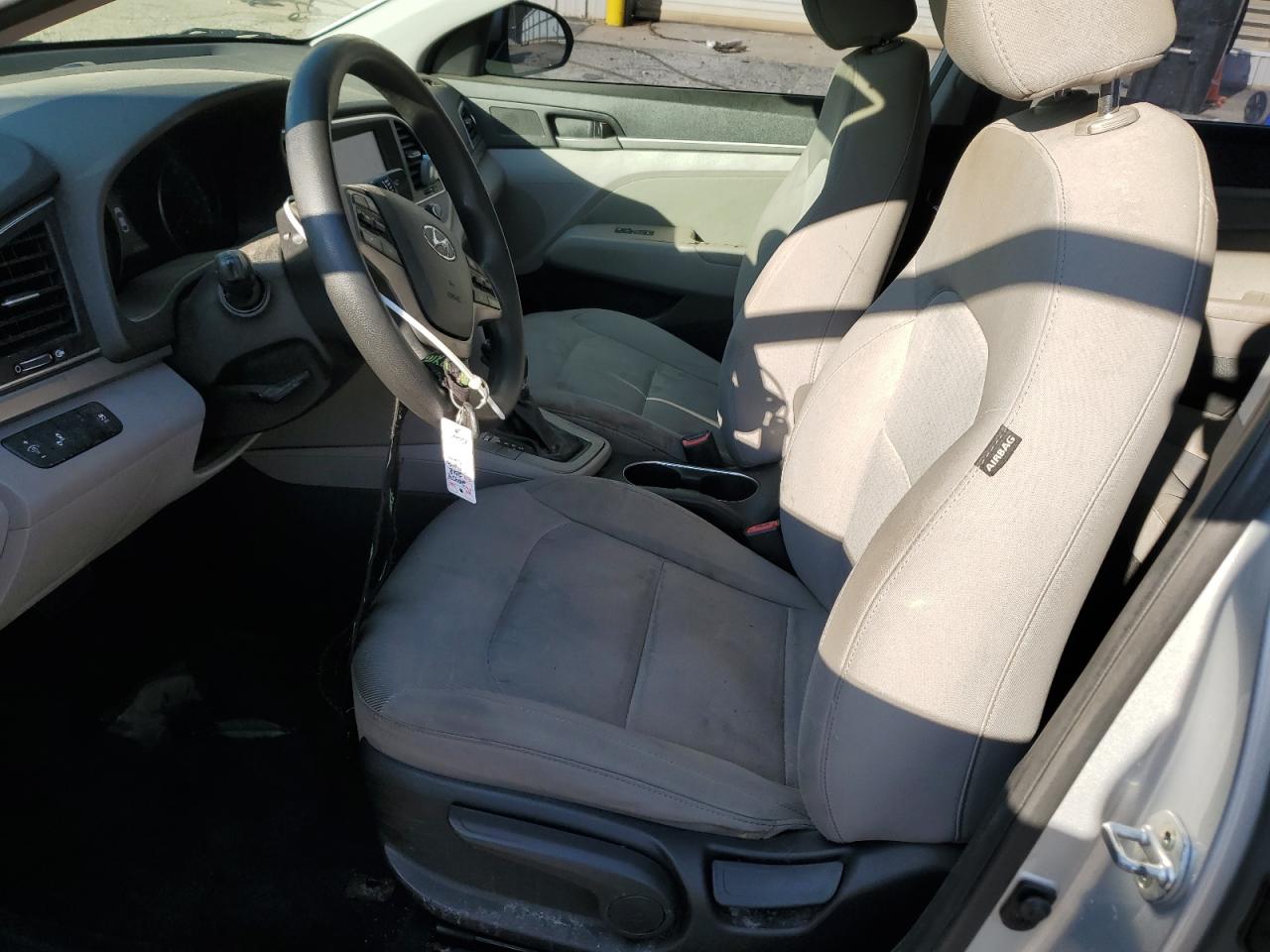 2018 Hyundai Elantra - Image 7