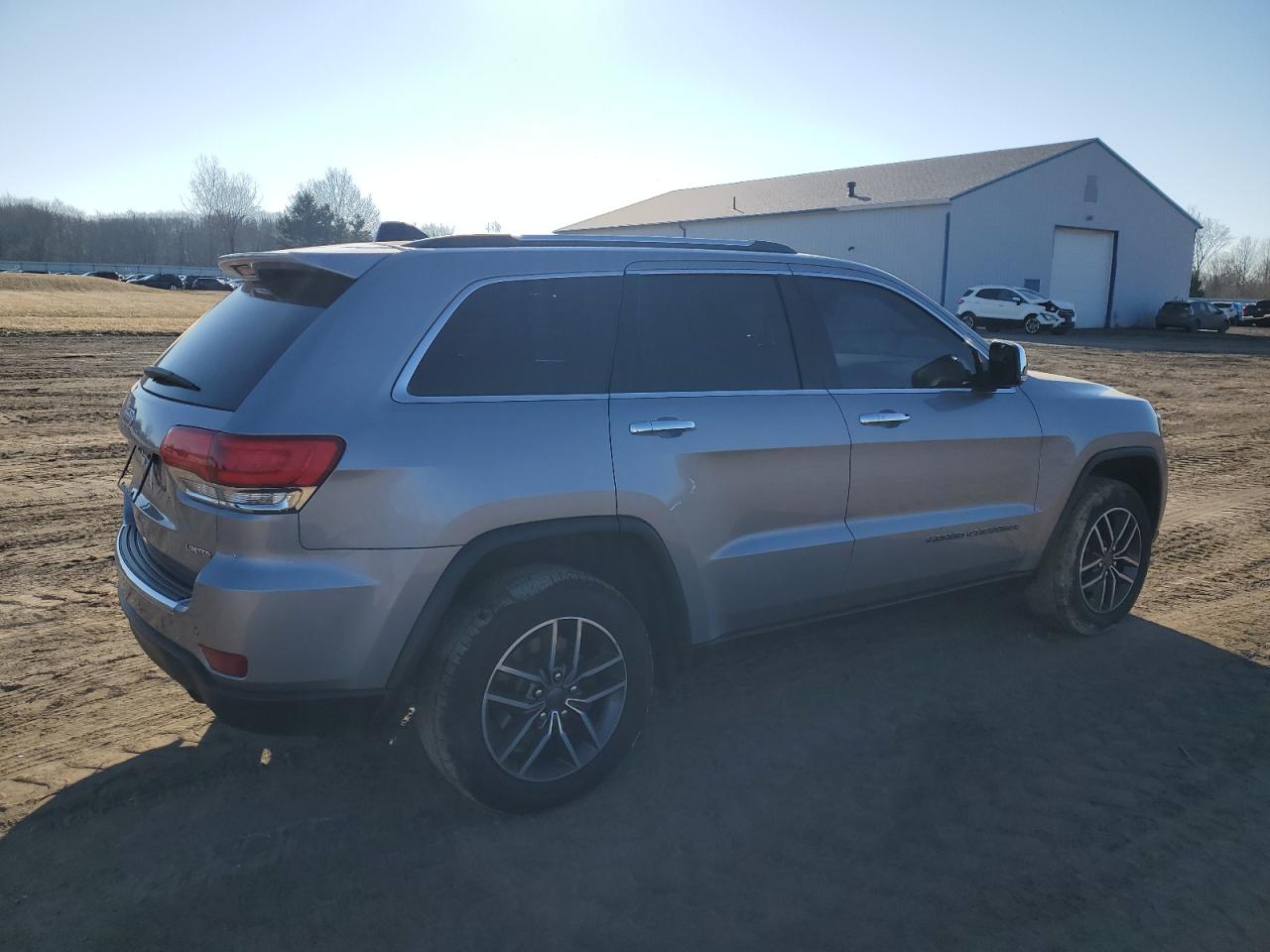 2019 Jeep Grand Cherokee - Image 3
