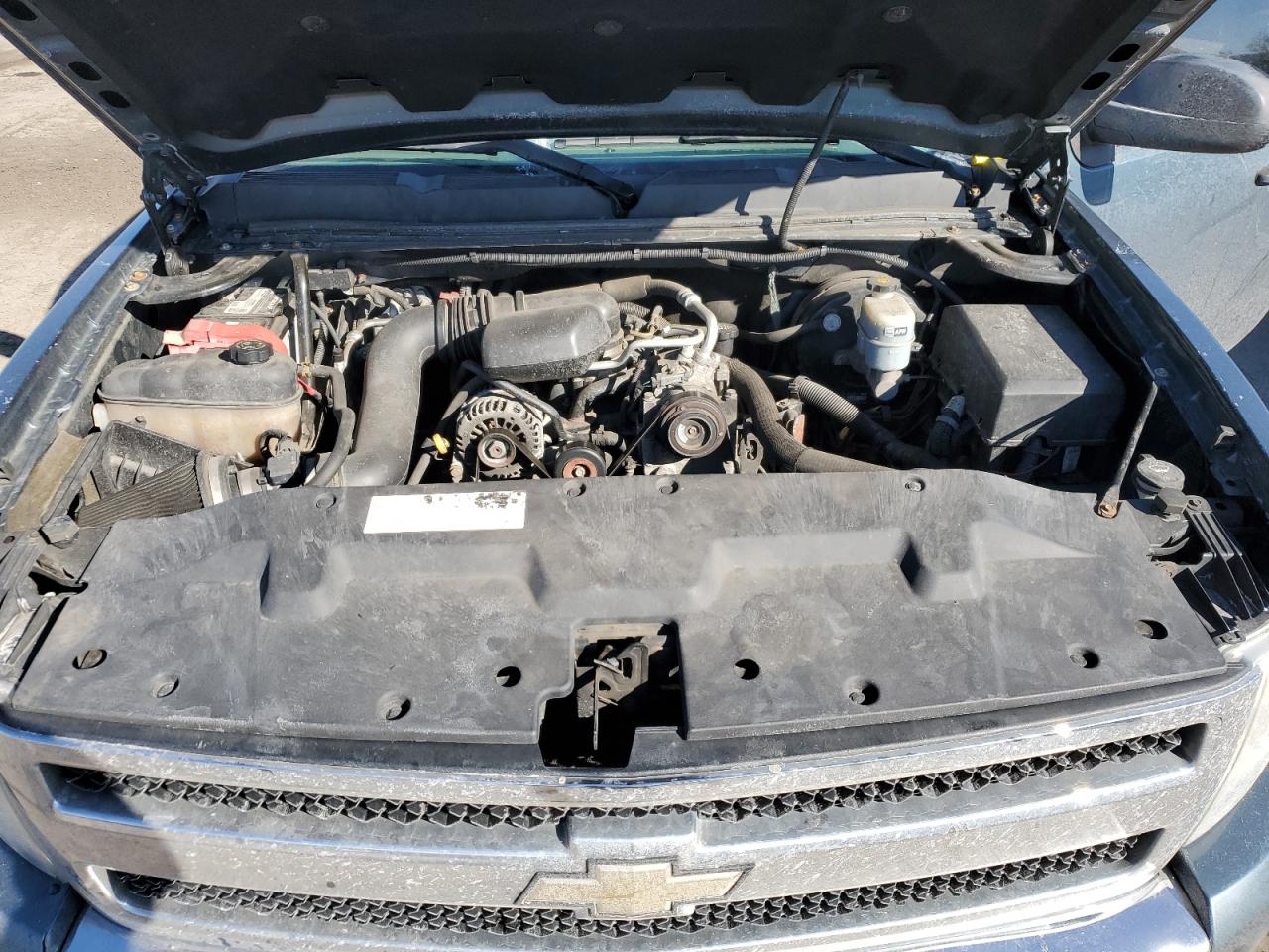 2009 Chevrolet Silverado - Image 11