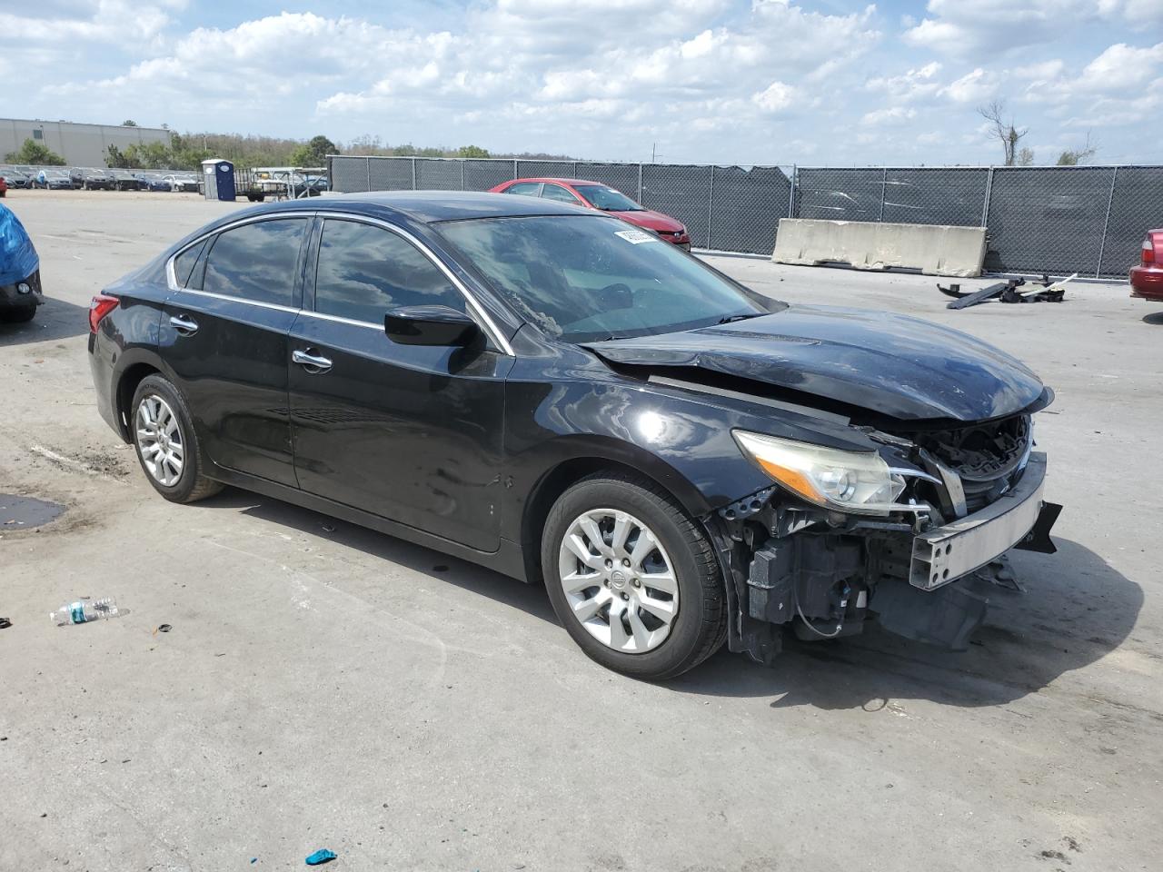 2016 Nissan Altima - Image 4