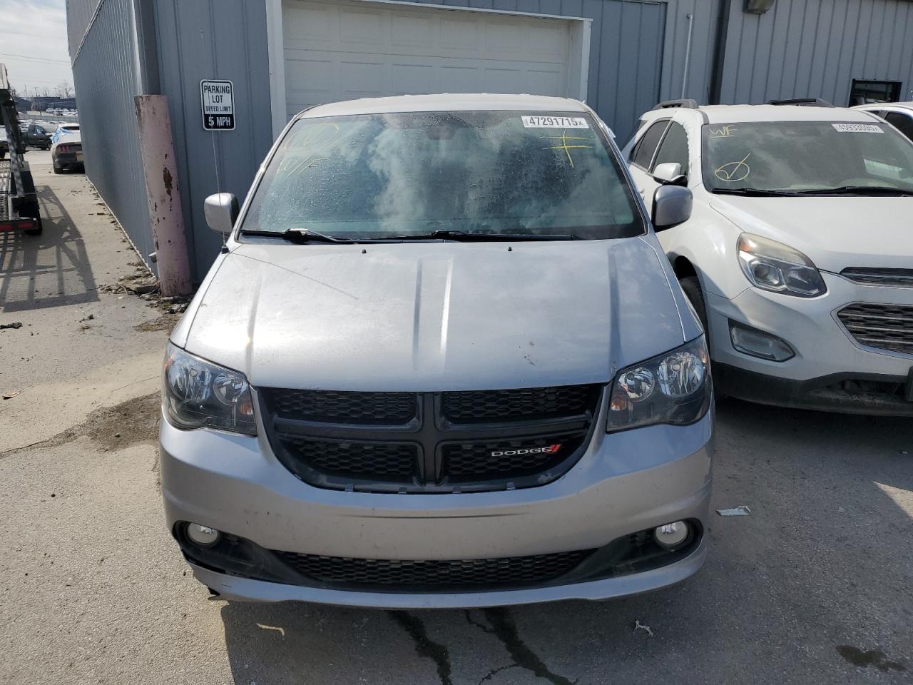 2019 Dodge Caravan - Image 5