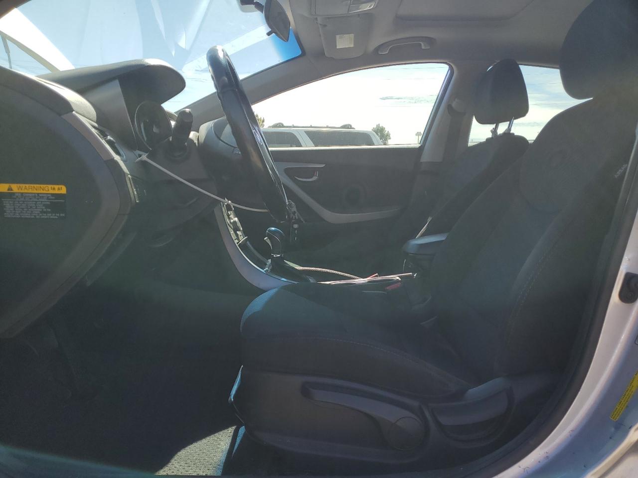 2015 Hyundai Elantra - Image 7