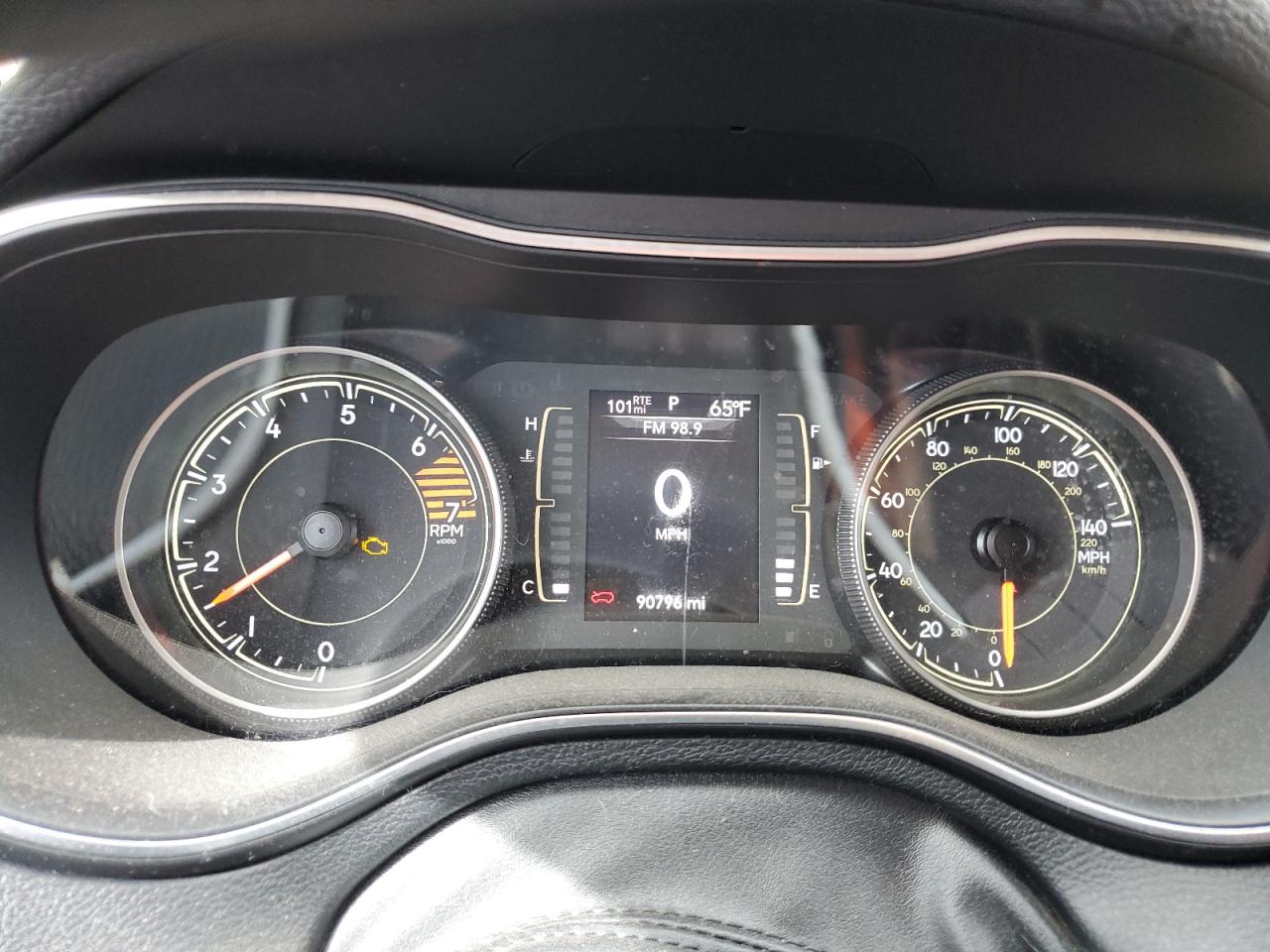 2019 Jeep Cherokee Latitude VIN: 1C4PJLCBXKD204746 Lot: 50268185