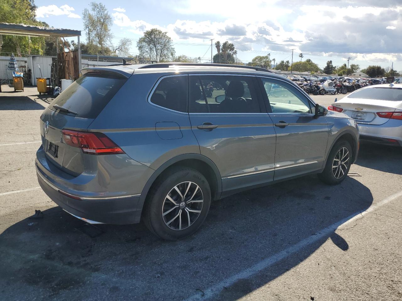 2021 Volkswagen Tiguan - Image 3