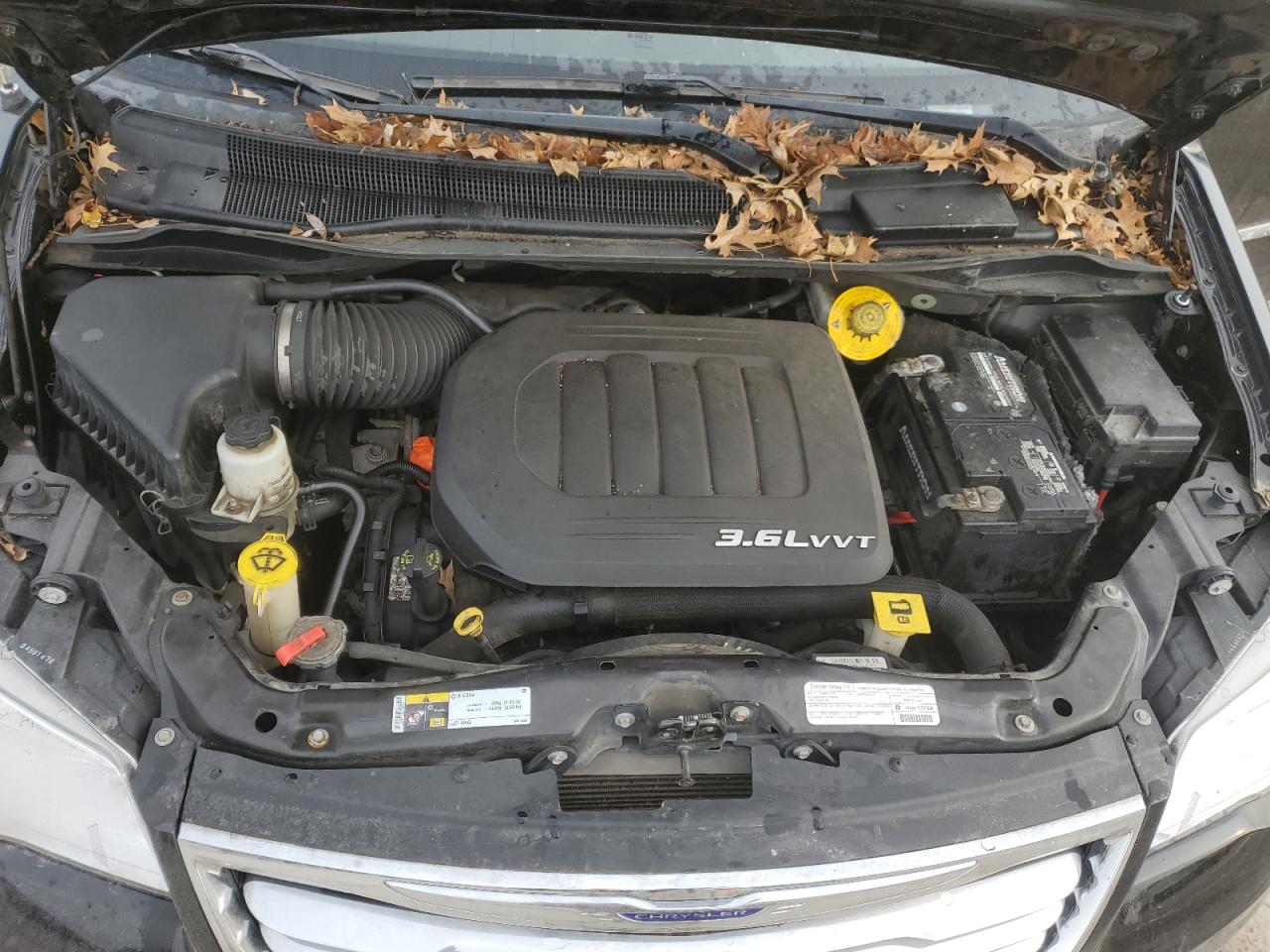 2015 Chrysler Town & Country - Image 12