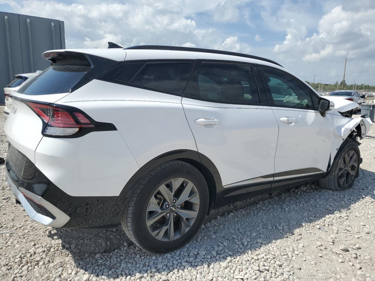 2023 Kia Sportage - Image 3