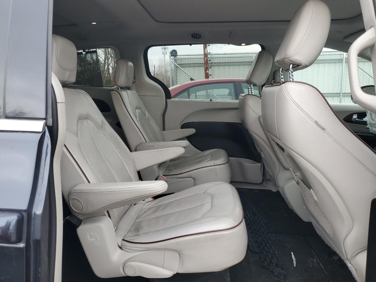 2020 Chrysler Pacifica - Image 11