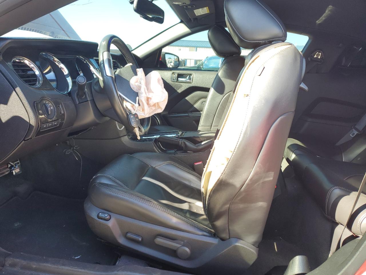 2011 Ford Mustang - Image 7