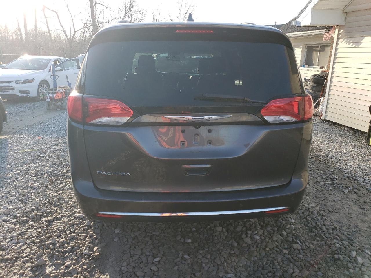 2017 Chrysler Pacifica - Image 6