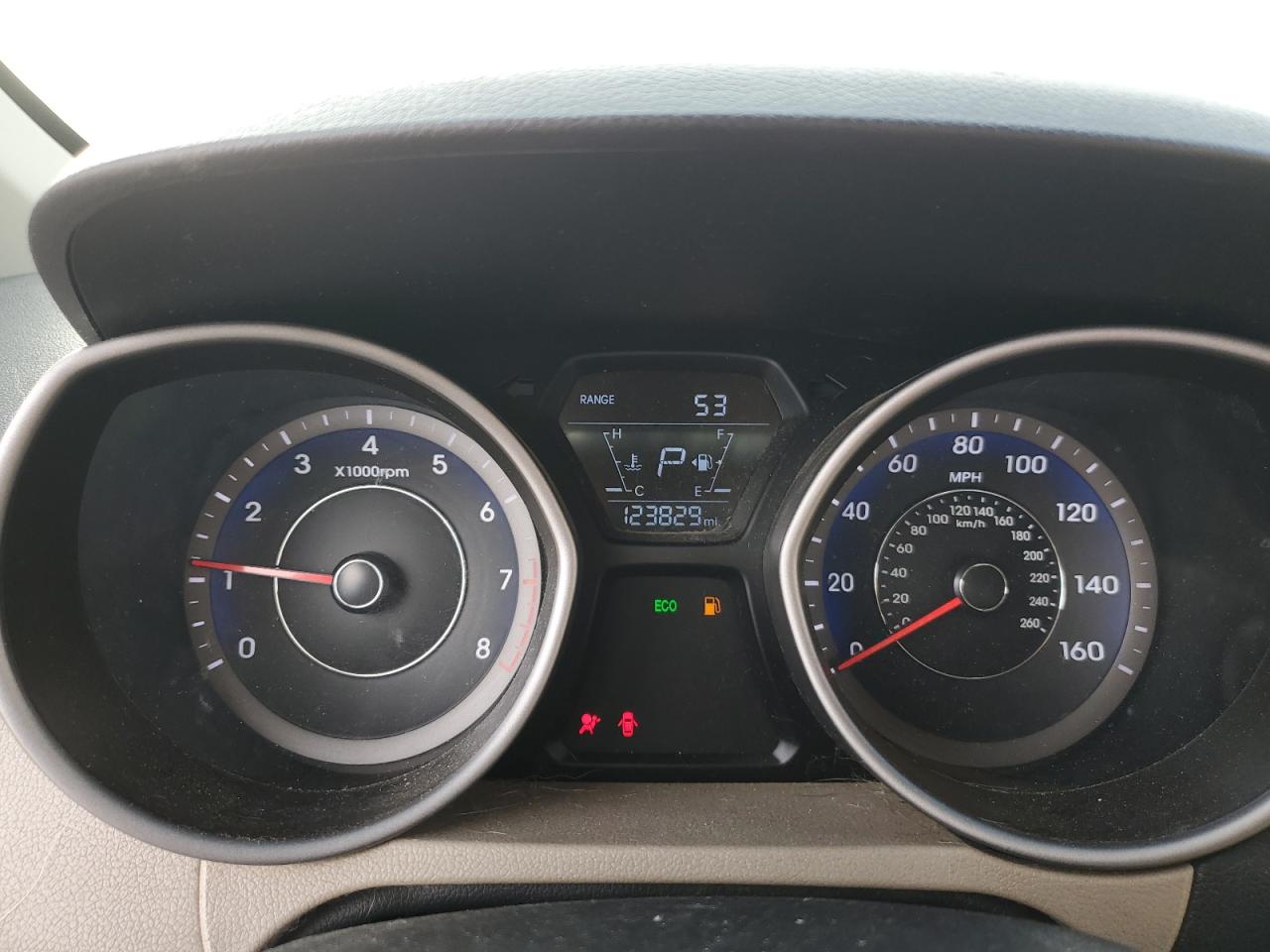 2014 Hyundai Elantra - Image 9