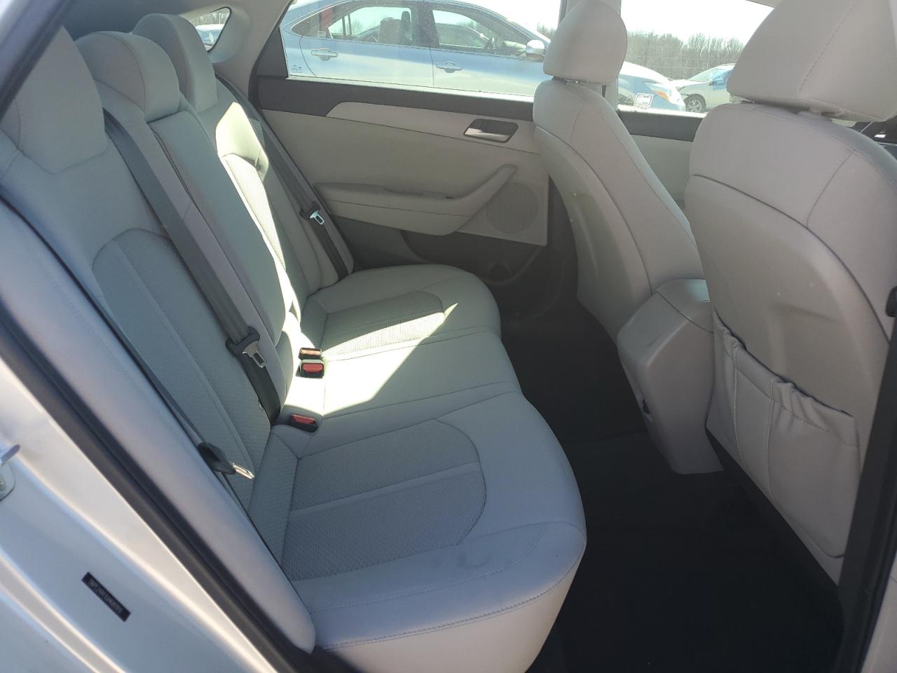 2018 Hyundai Sonata - Image 10