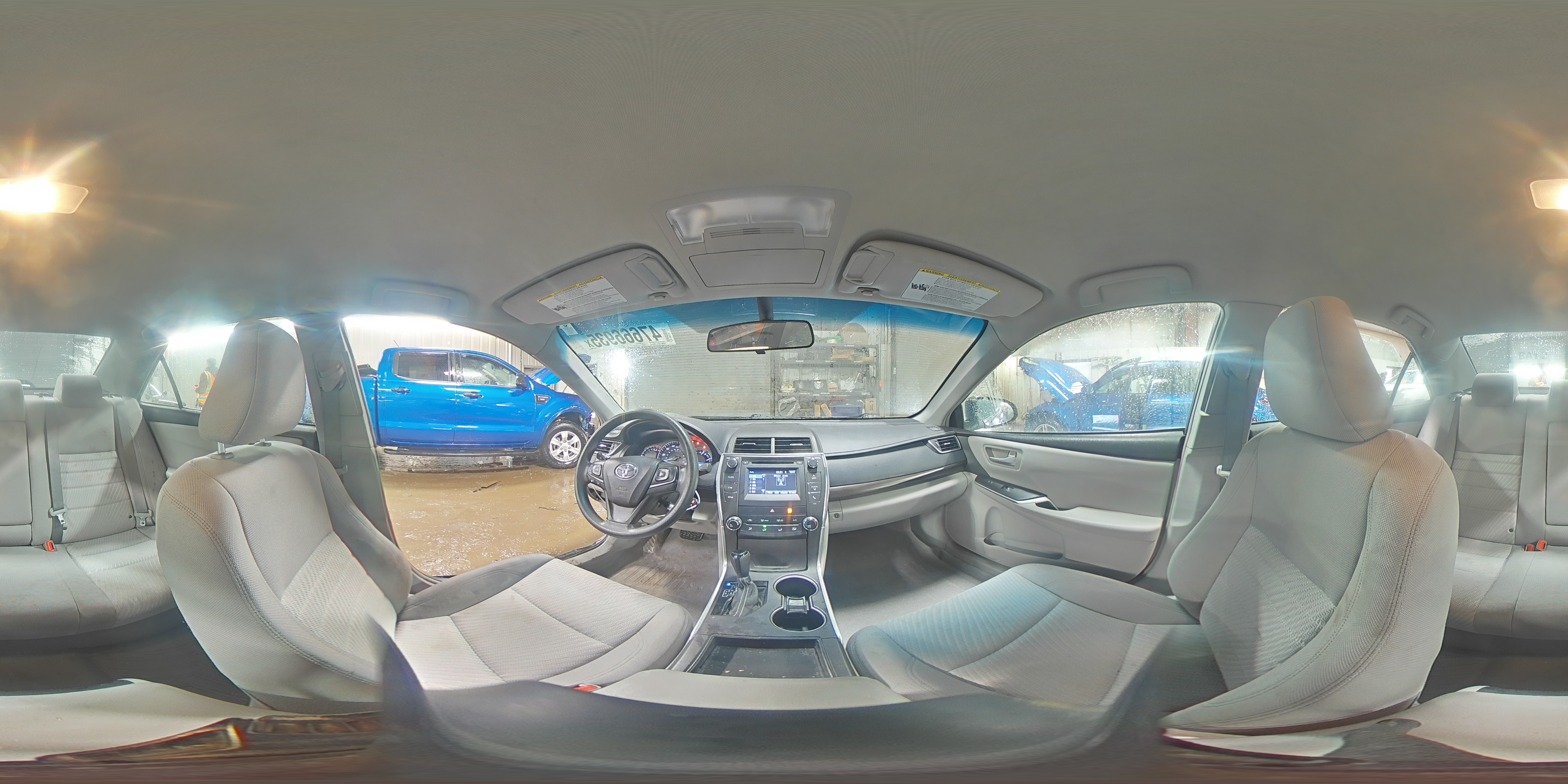 2015 Toyota Camry - Image 15