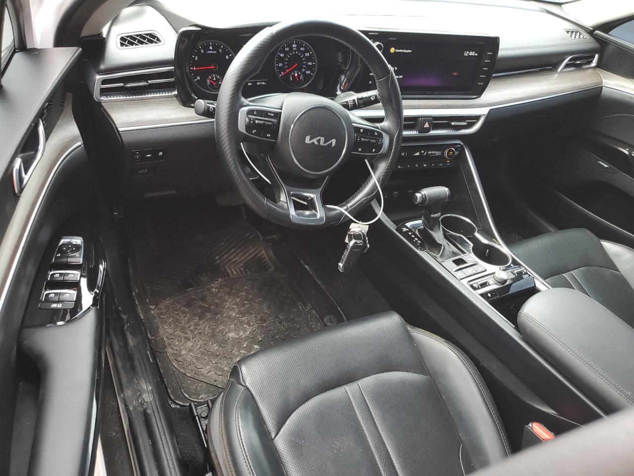 2022 Kia K5 - Image 8