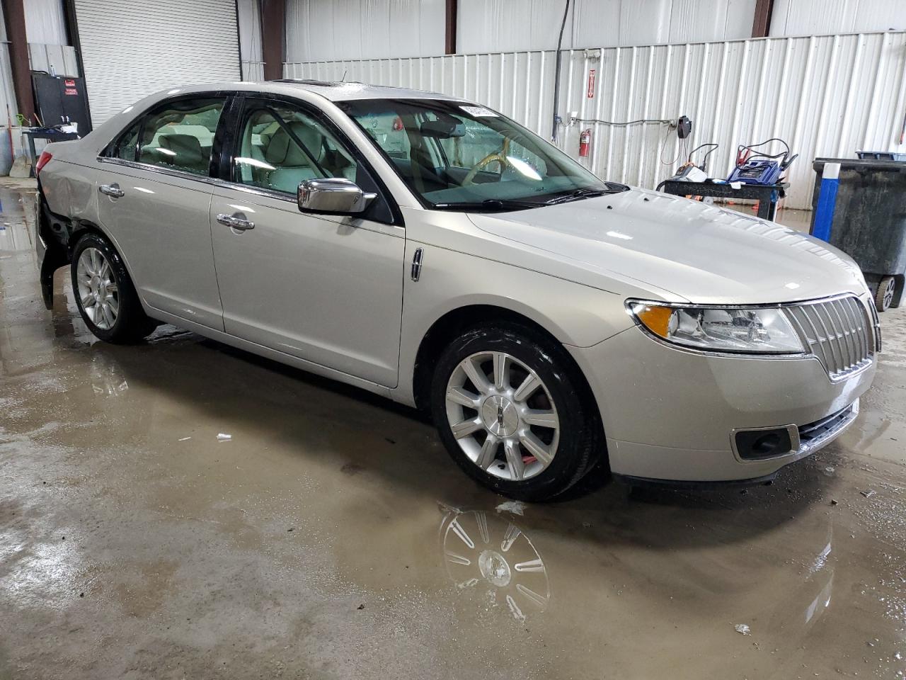 2010 Lincoln MKZ - Image 4