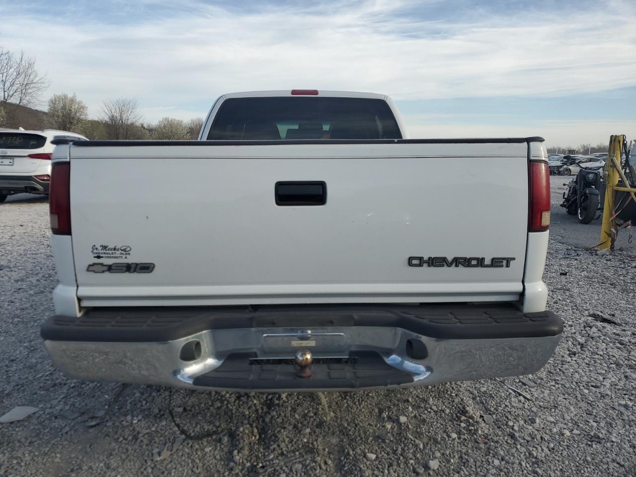 2000 Chevrolet S-10 Pickup - Image 6