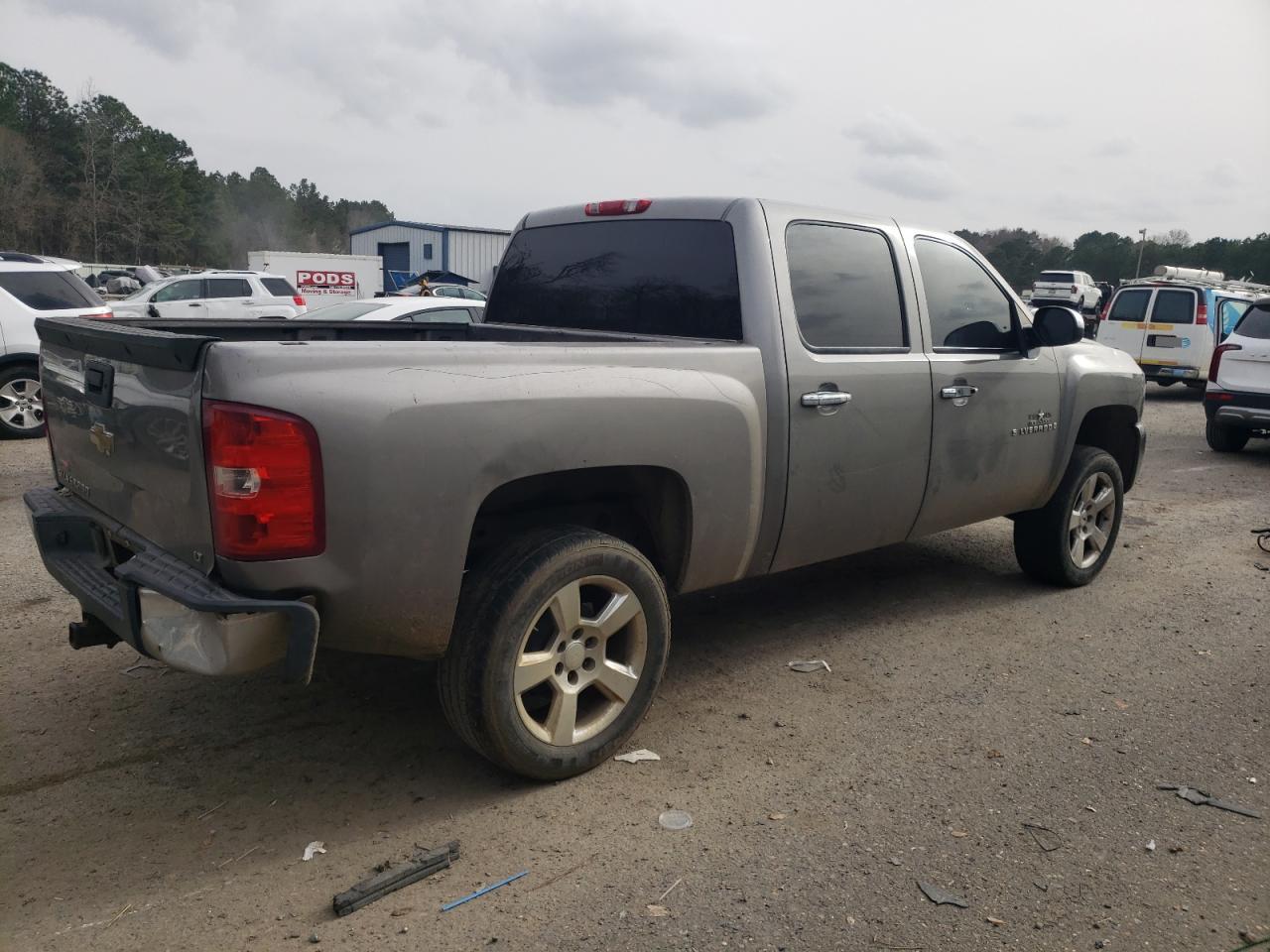 2009 Chevrolet Silverado - Image 3