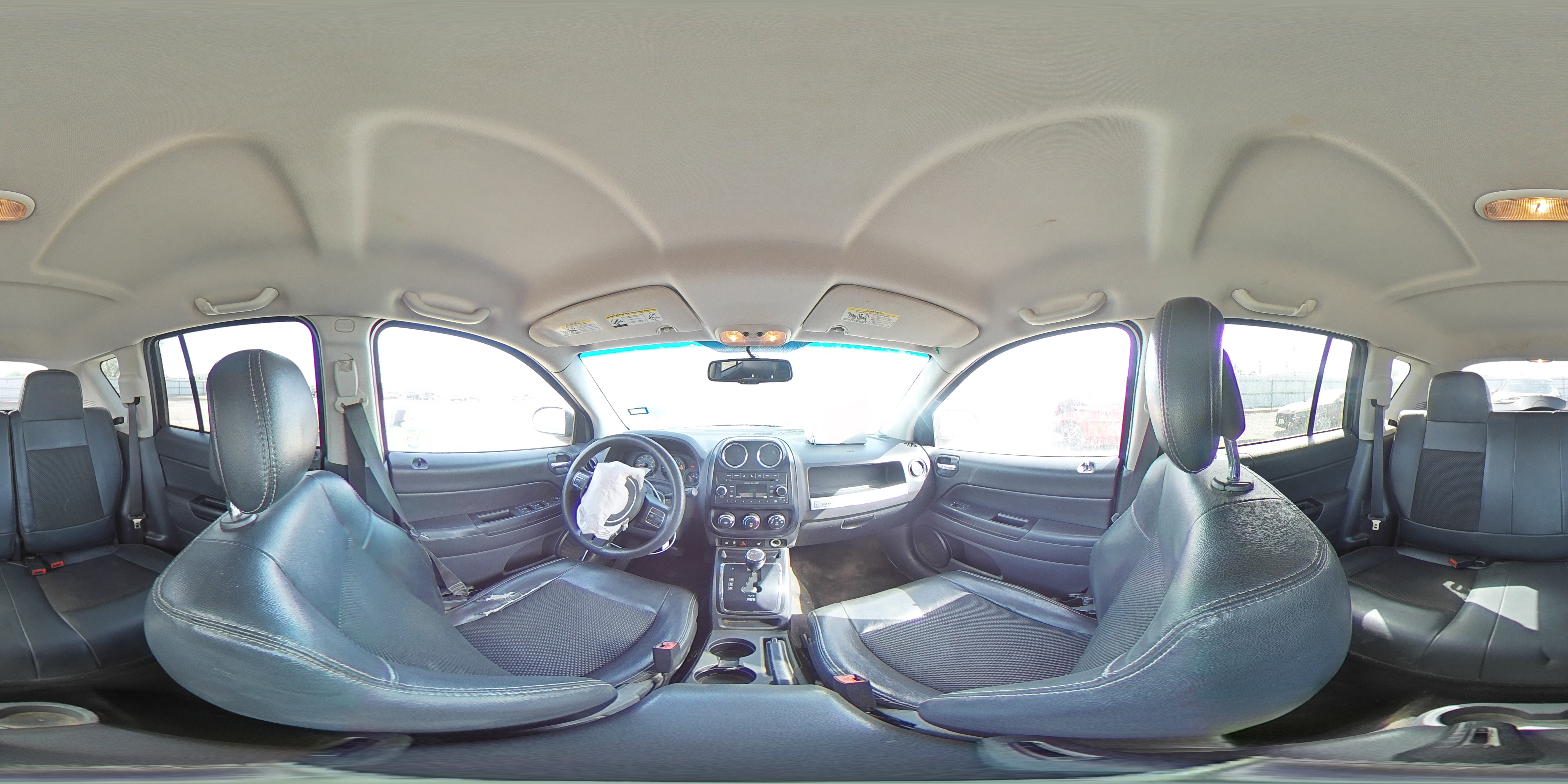 2015 Jeep Compass - Image 12