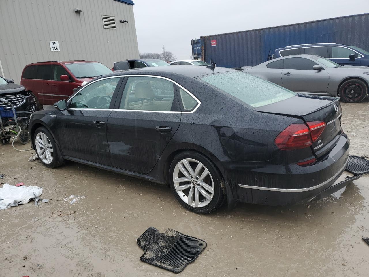 2018 Volkswagen Passat - Image 2