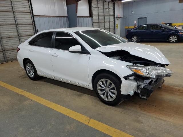 Sedans TOYOTA CAMRY 2016 Biały